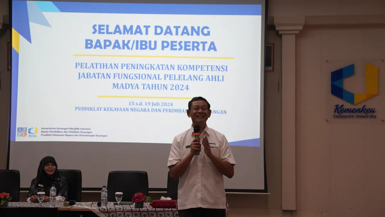 Pembukaan Pelatihan Peningkatan Kompetensi Jabatan Fungsional Pelelang Ahli Madya