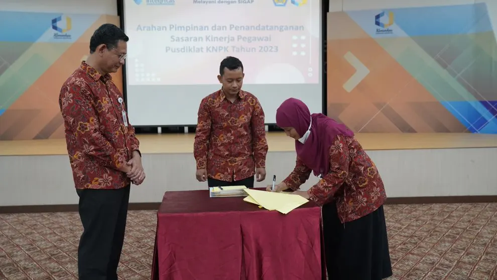 Pejabat Pusdiklat KNPK Tanda Tangani SKP Tahun 2023