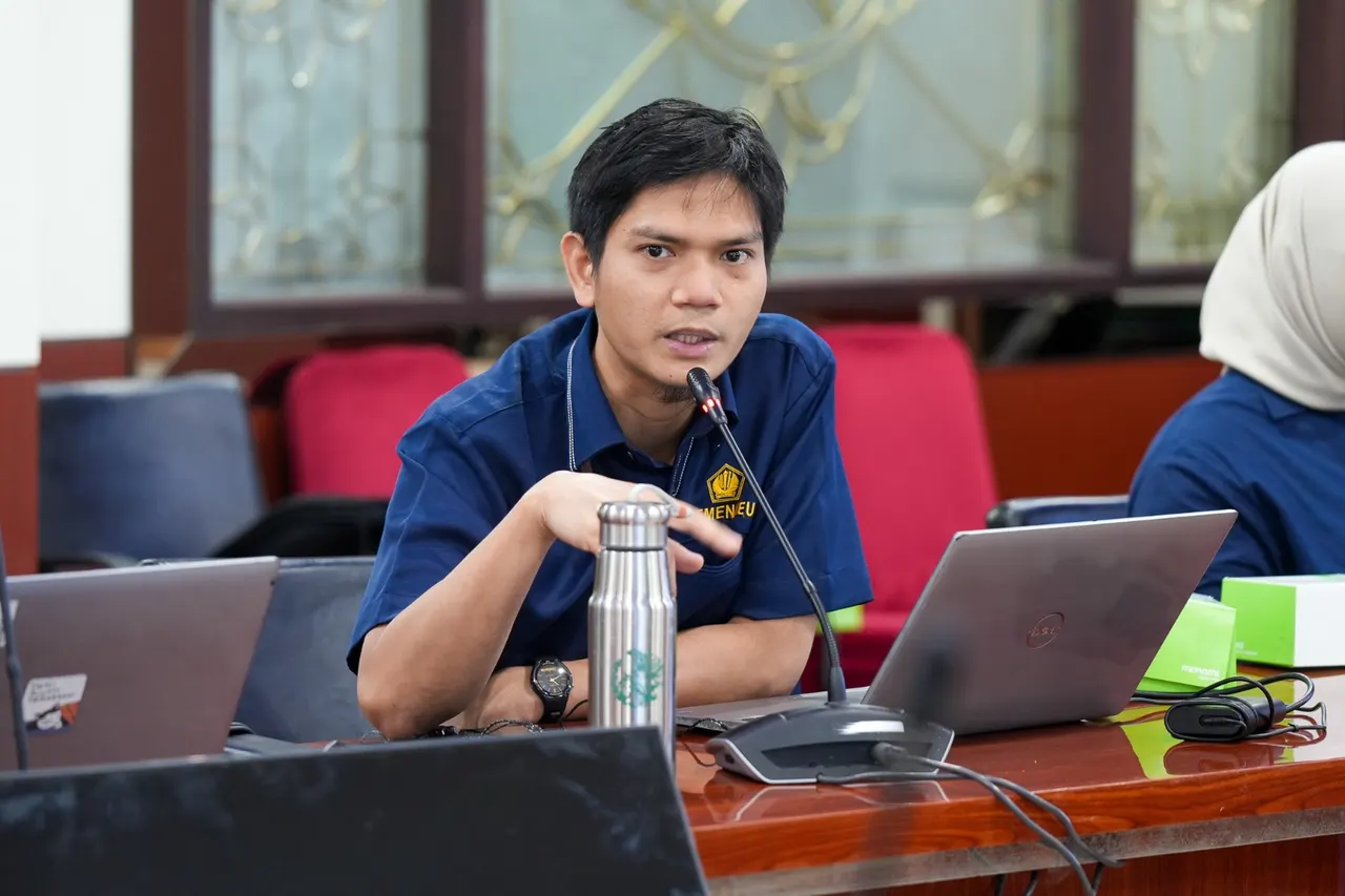 Akmal