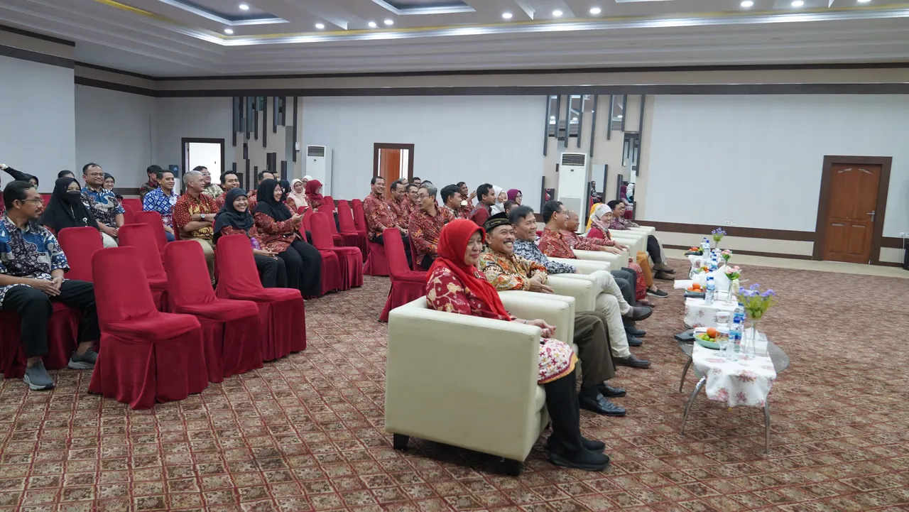 Pusdiklat KNPK menyelenggarakan pelepasan pegawai yang memasuki masa purnabakti Bapak Boediarso Teguh Widodo (Widyaiswara Ahli Utama Pusdiklat KNPK)