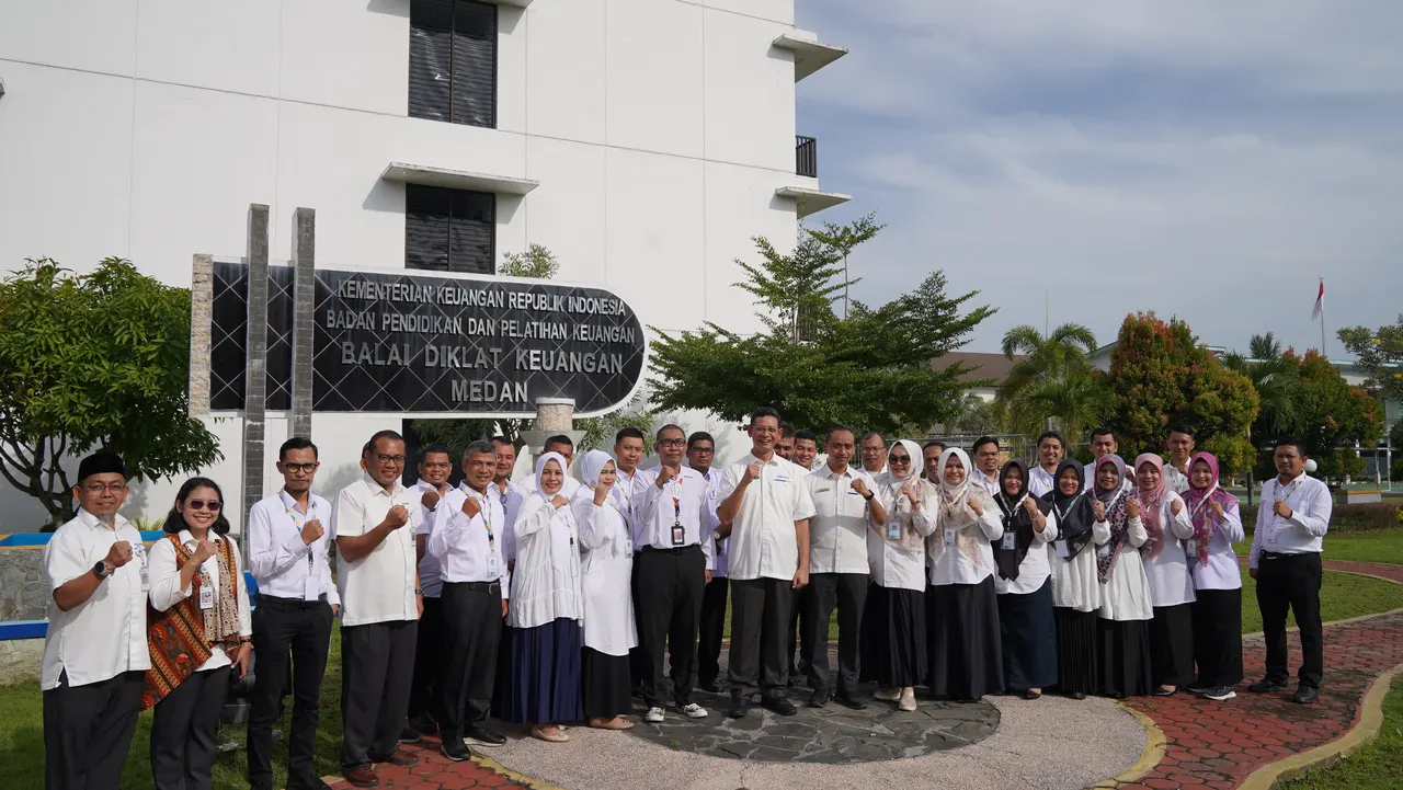 Kepala Pusdiklat KNPK Membuka Pelatihan Pengelolaan Pajak Daerah dan Retribusi Daerah (Blended Learning) Tahun 2023 di Medan