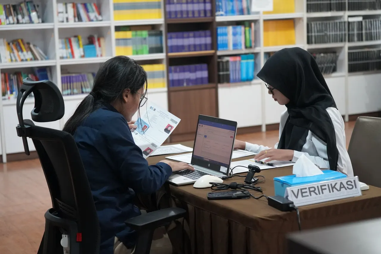 Tahap verifikasi data peserta