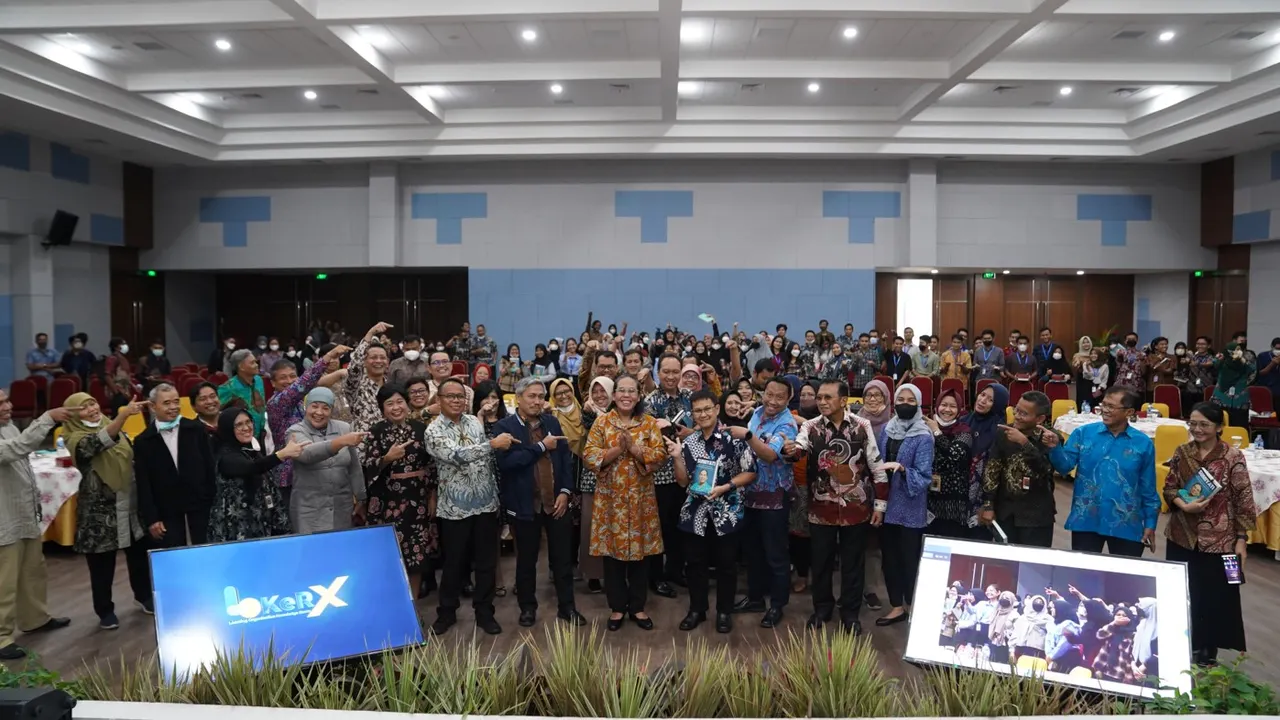 Gelar LOKeR-X Perdana, BPPK Resmi Luncurkan Buku Biografi Profesional Sumiyati