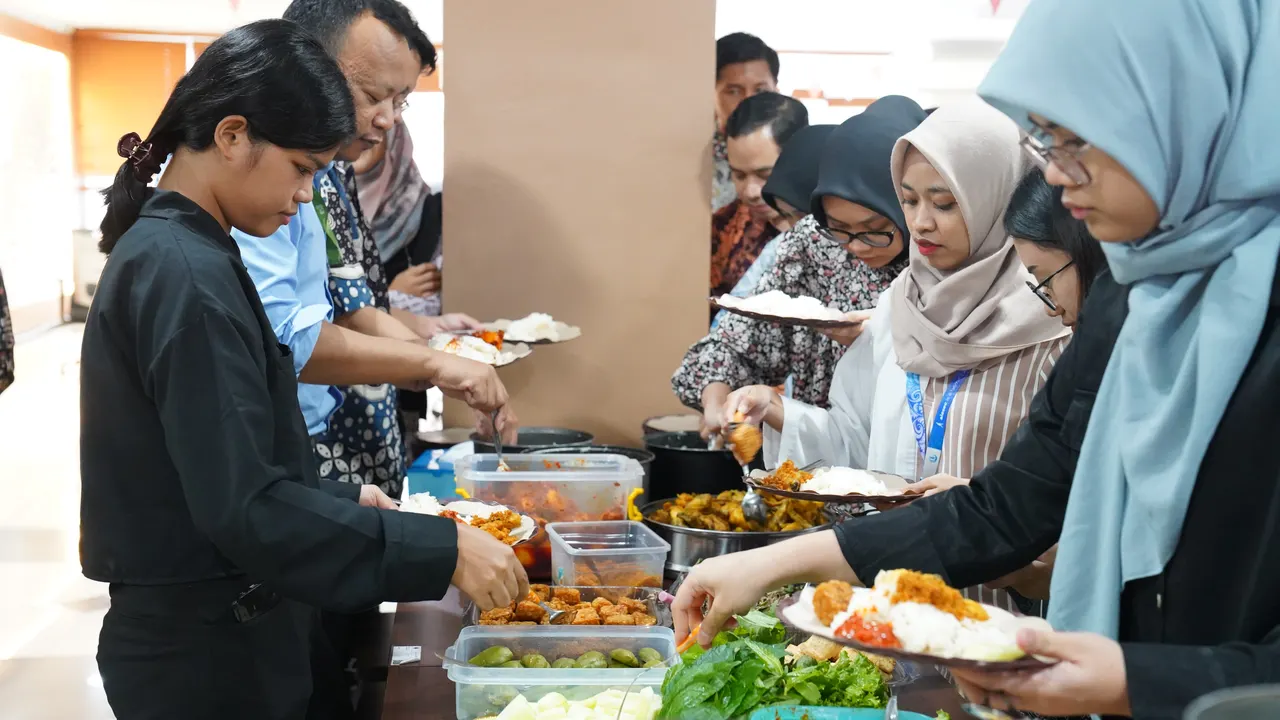 Pusdiklat KNPK Mengadakan Potluck Seru KNPK dan Penyambutan Pegawai yang Mutasi Masuk
