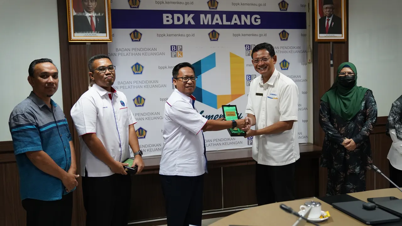Kepala Pusdiklat KNPK membuka Pelatihan Penilaian Sumber Daya Alam Berupa Hutan Konservasi Tahun 2023 dan Melakukan Sharing Session Update Program Pelatihan KNPK