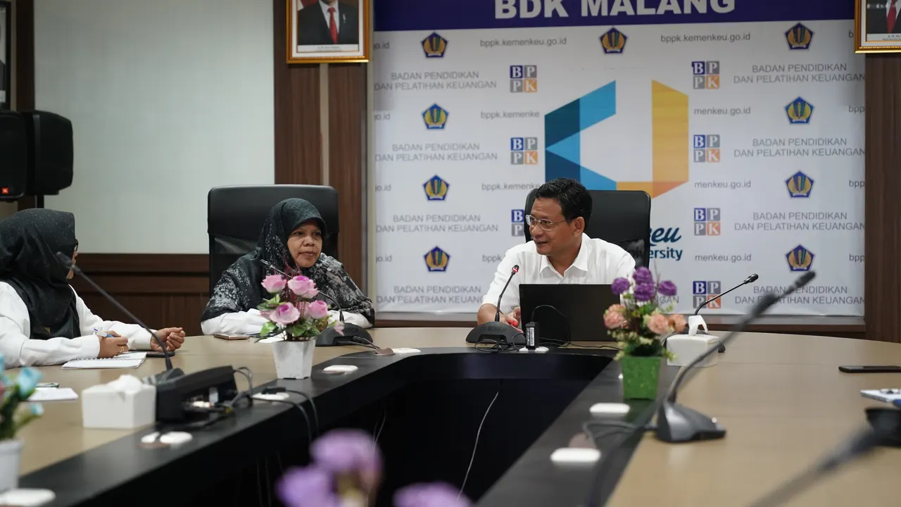Kepala Pusdiklat KNPK membuka Pelatihan Penilaian Sumber Daya Alam Berupa Hutan Konservasi Tahun 2023 dan Melakukan Sharing Session Update Program Pelatihan KNPK