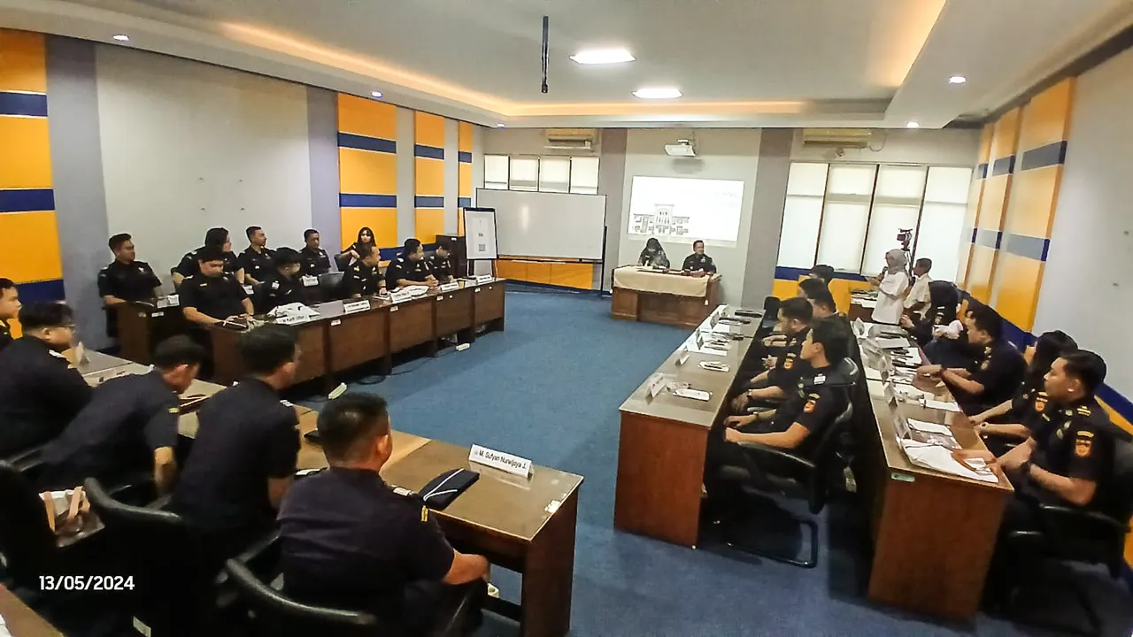 Kepala KPPBC TMP B Yogyakarta membuka pelatihan klasikal