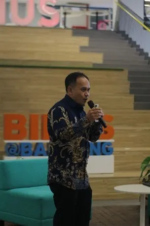 Widyaiswara Pusdiklat Keuangan Umum Paparkan Riset ESG di ICEZ 2024