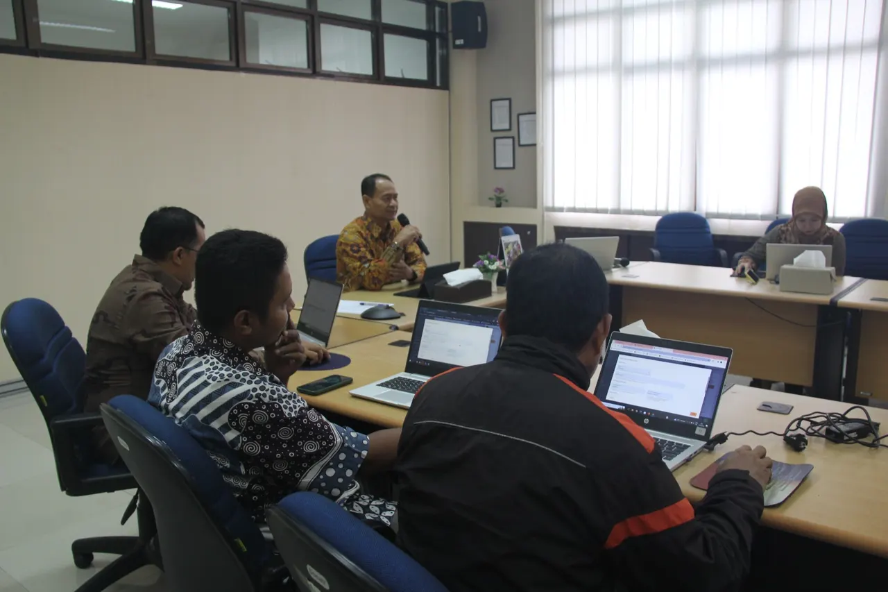 Suasana serah terima jabatan