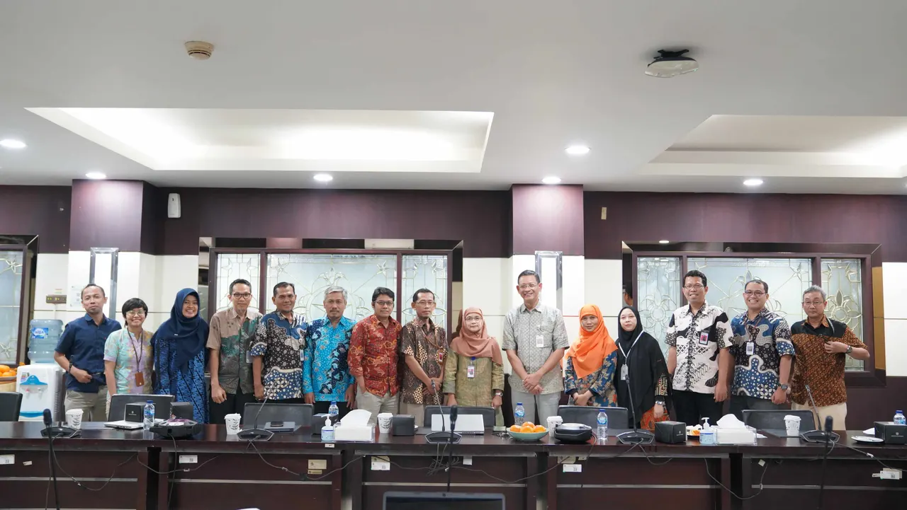 Pusdiklat KNPK Pusdiklat KNPK melaksanakan kegiatan Audiensi dan Dukungan Implementasi Program Unggulan Pusdiklat KNPK Tema Pengelolaan Keuangan Daerah yang Akuntabel dalam Kerangka UU HKPD ke DJPK
