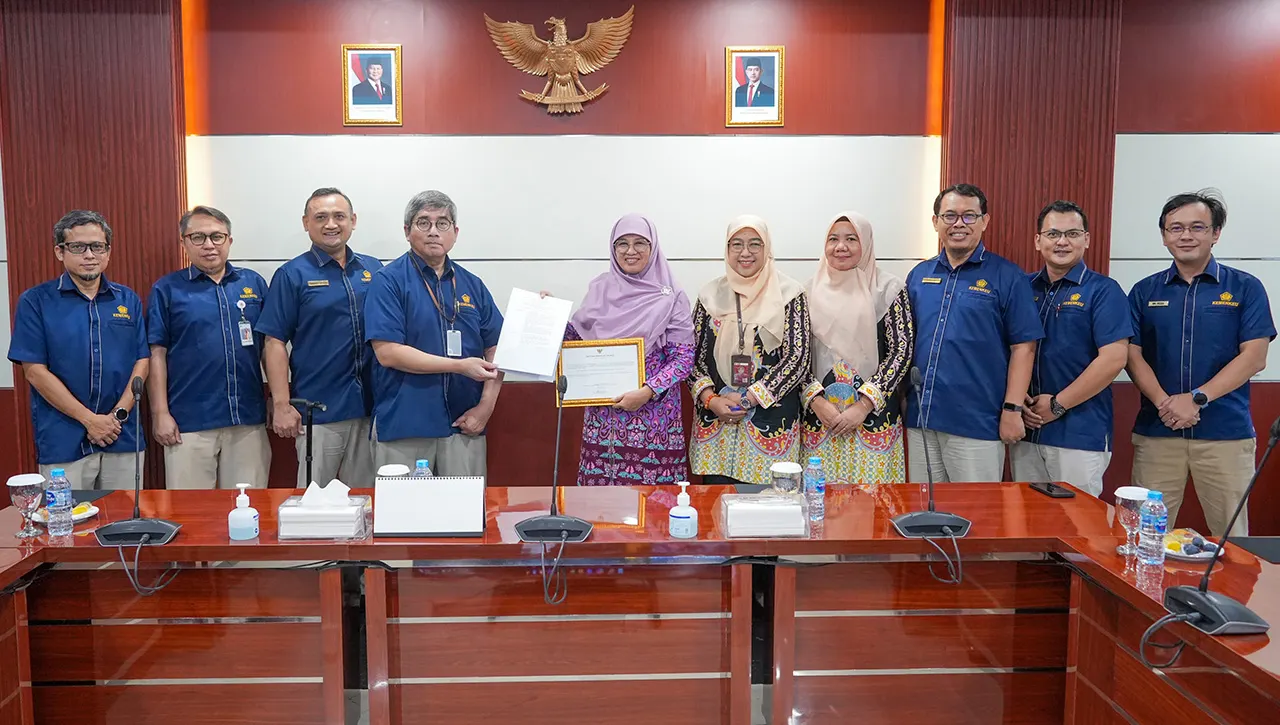BPPK Serahkan Hasil Penilaian Akreditasi Program BPSDM Provinsi Sumatera Barat