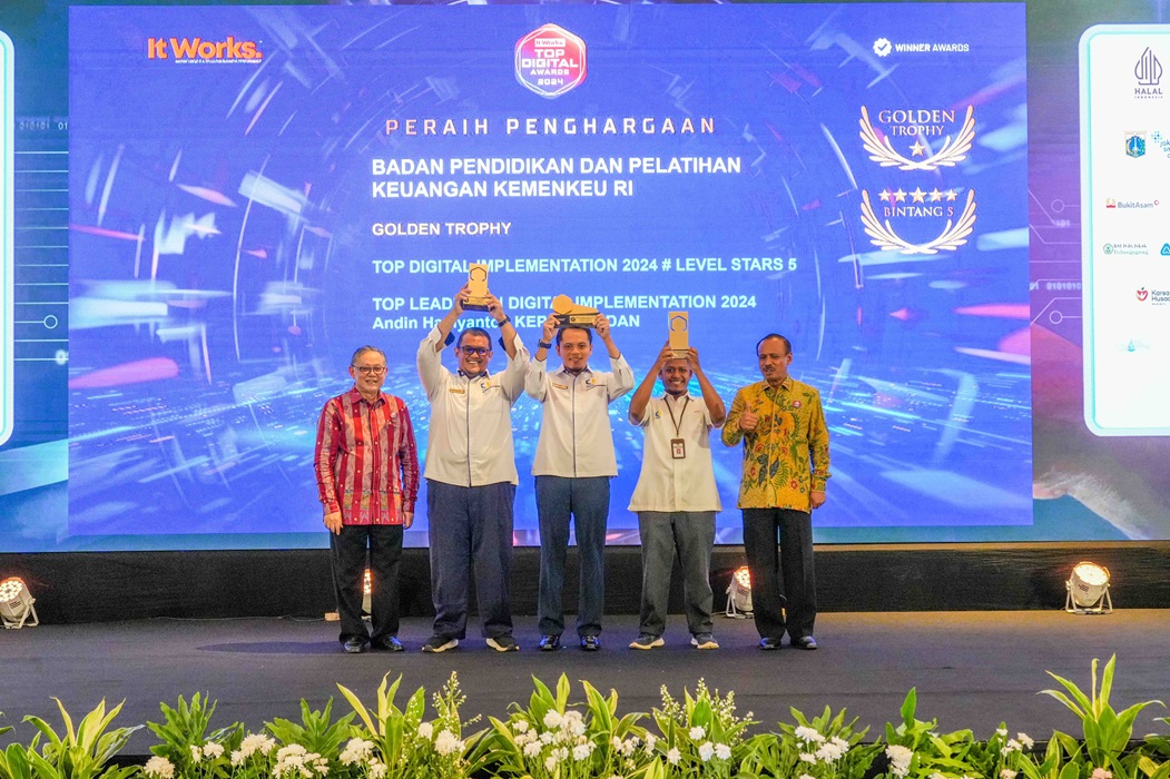 Pertama Kalinya, BPPK Raih Golden Trophy  IT Works Top Digital Awards 2024